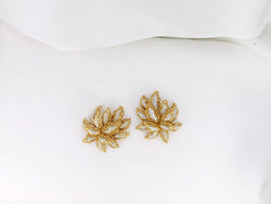 Clips d’oreilles vintage fleur en or et diamants - Castafiore