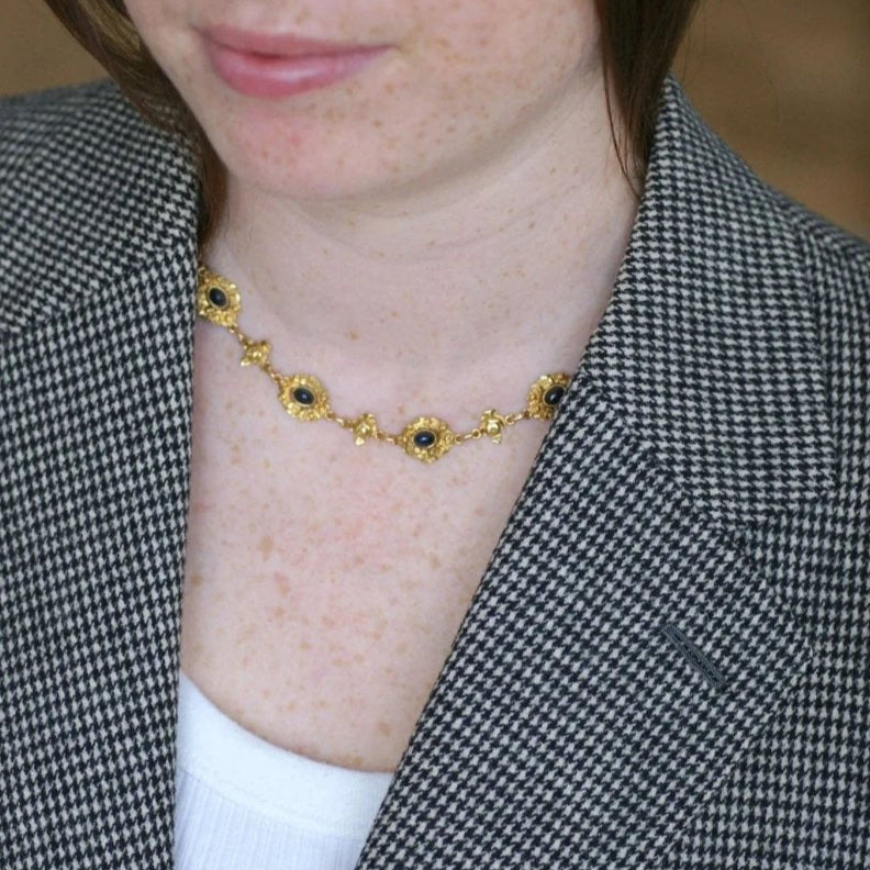 Collier Ancien Draperie Or Jaune et Saphir - Castafiore