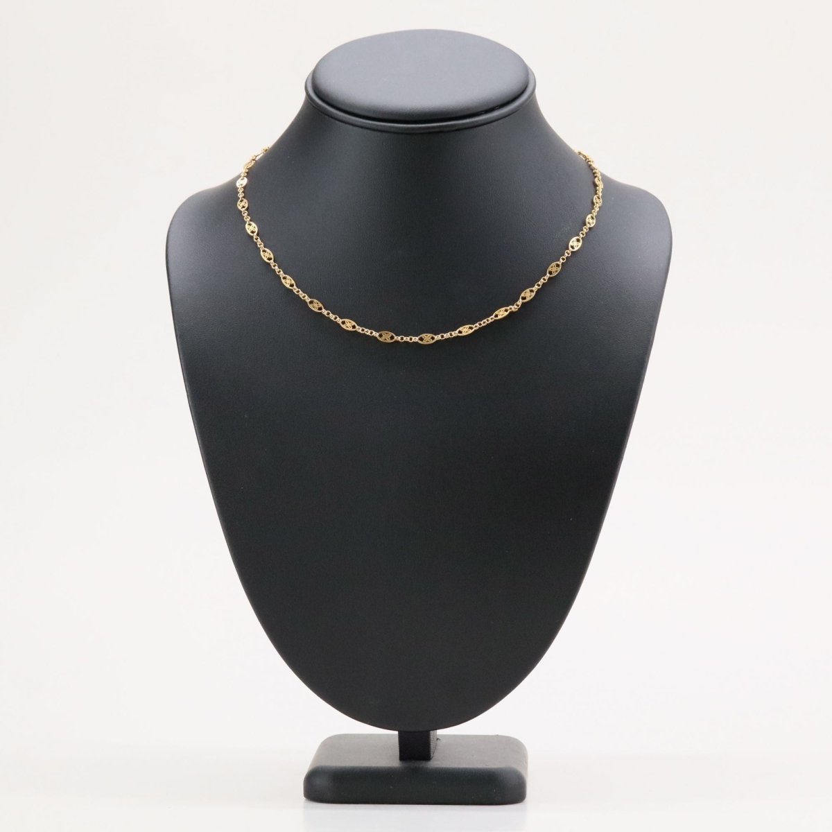 Old chain yellow gold openwork patterns