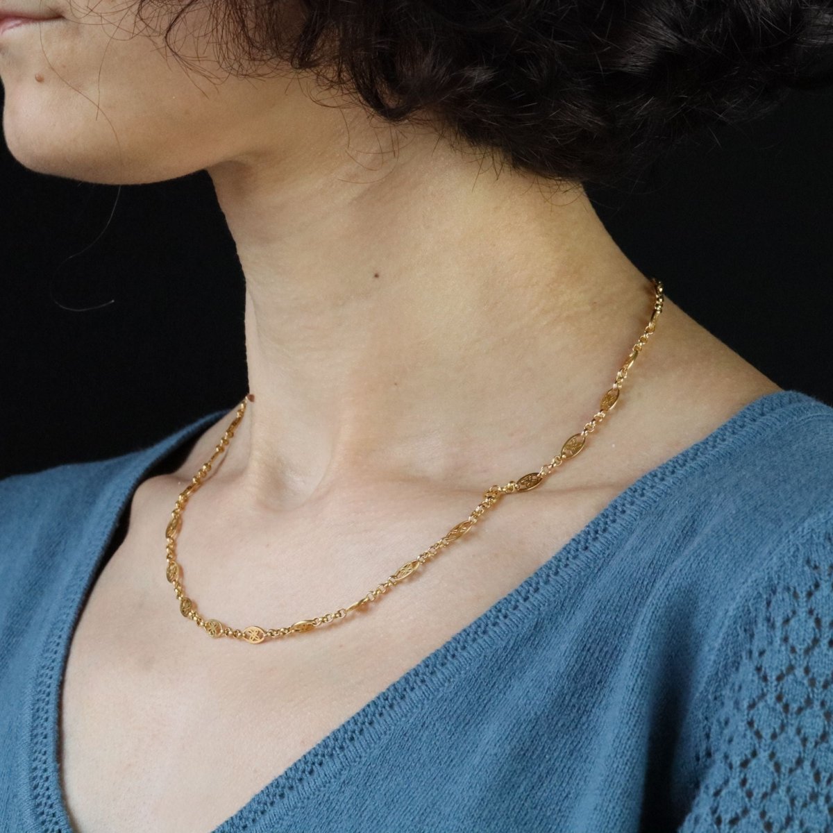 Old chain yellow gold openwork patterns