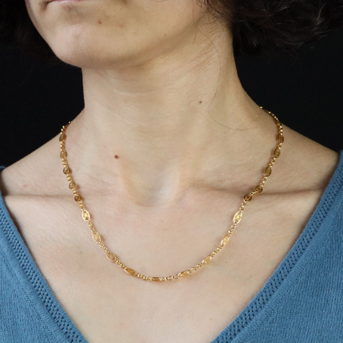 Old chain yellow gold openwork patterns