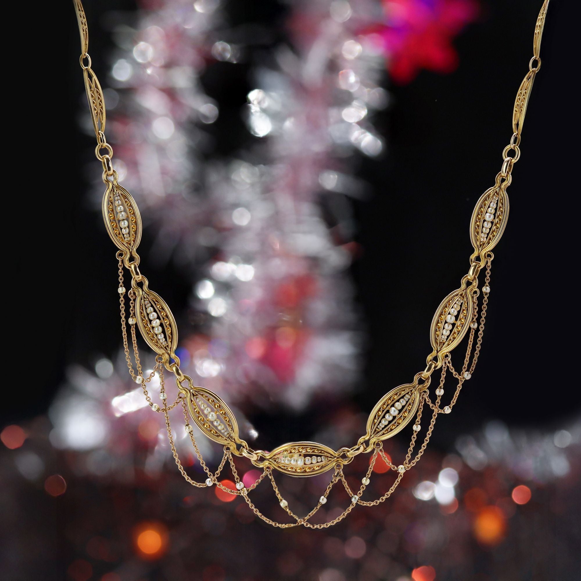 Collier ancien perles fines or jaune en draperie