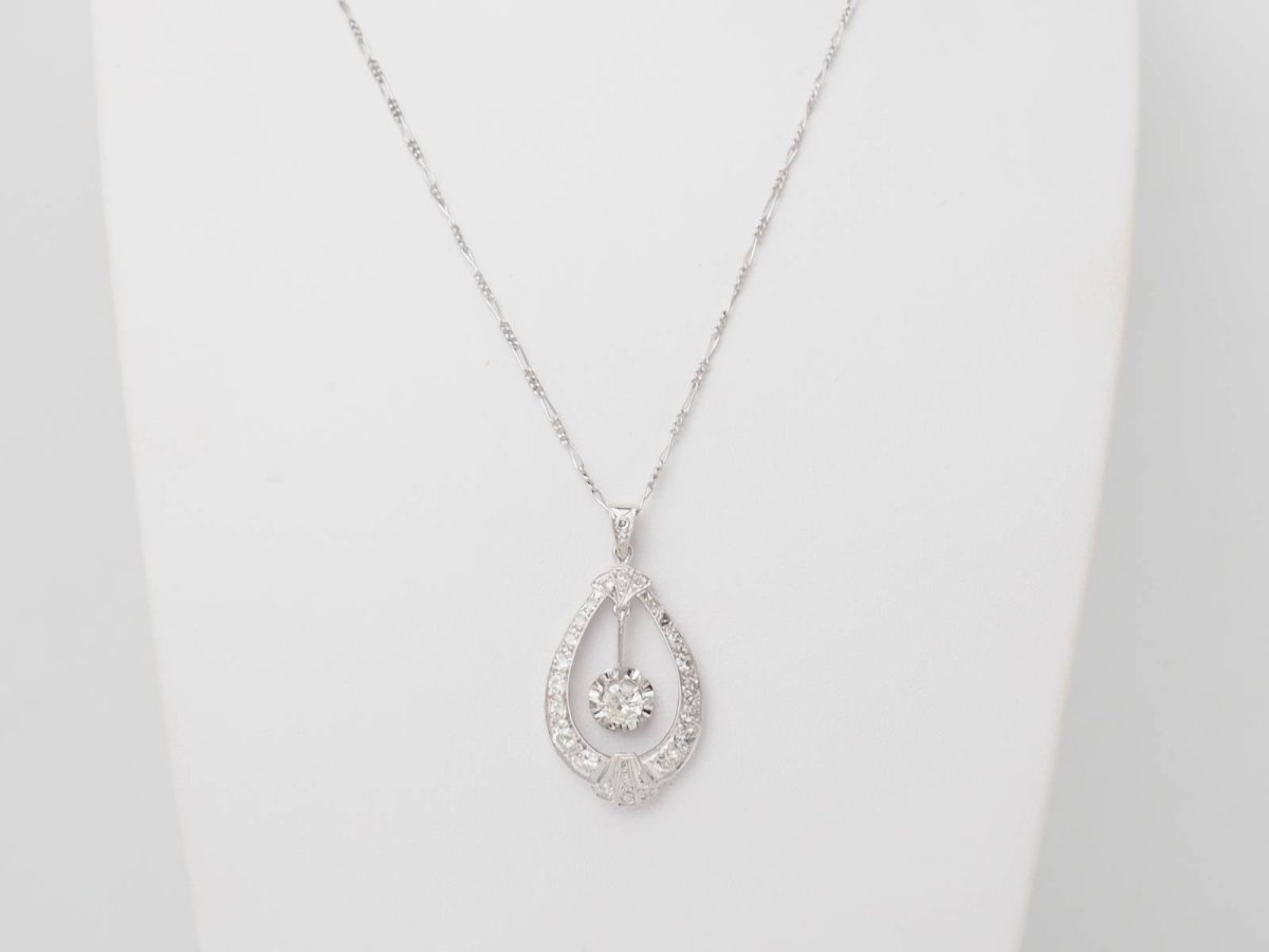 Collier Art déco en or blanc et diamants - Castafiore
