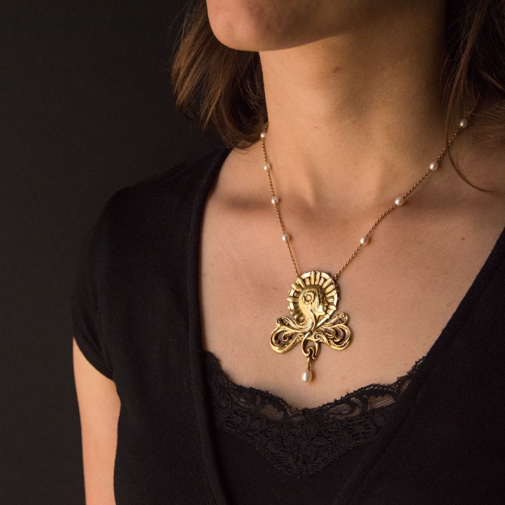 Collier Art nouveau motif femme et Perles - Castafiore