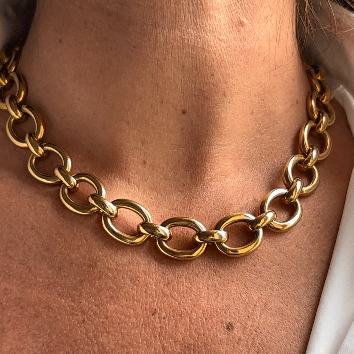 Collier CARTIER "Baignoire" en or jaune - Castafiore