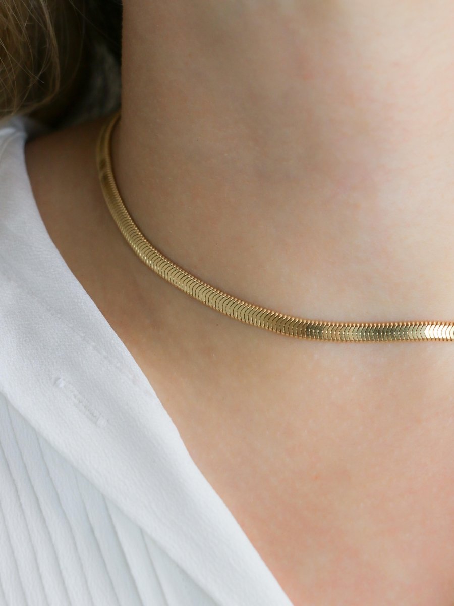 Collier chaine vintage or jaune maille plate - Castafiore