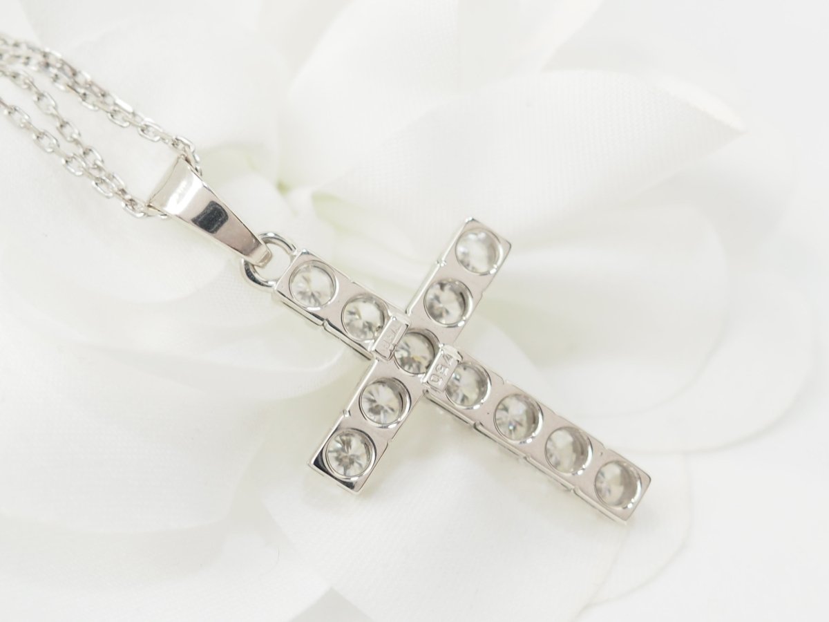 collier croix vintage en or blanc et diamants - Castafiore