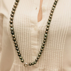 Collier de Perles en perles de Tahiti, or blanc et diamants - Castafiore