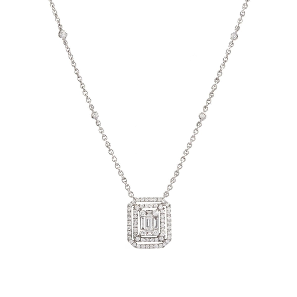 Collier Diamants Effet Taille Emeraude Or Gris 18 Carats - Castafiore