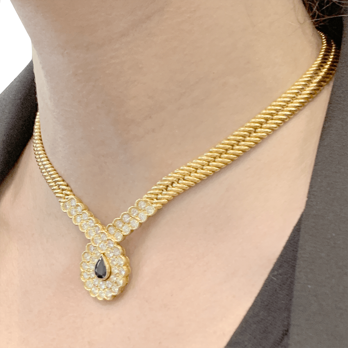 Collier Draperie VAN CLEEF & ARPELS en or jaune, saphir et diamants - Castafiore