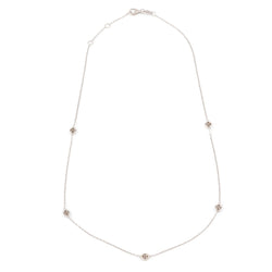 Collier en or gris ornée de 5 diamants entourés de plus petit diamant - Castafiore