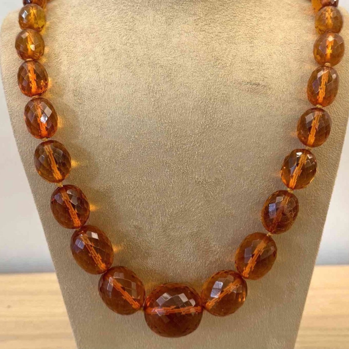 Collier en or jaune et ambre - Castafiore