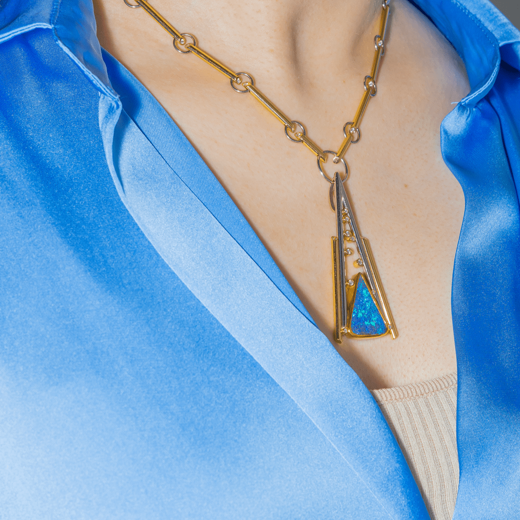 Collier en or jaune, or blanc, opale et diamants - Castafiore