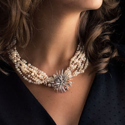 Collier en perles fermoir broche diamants - Castafiore