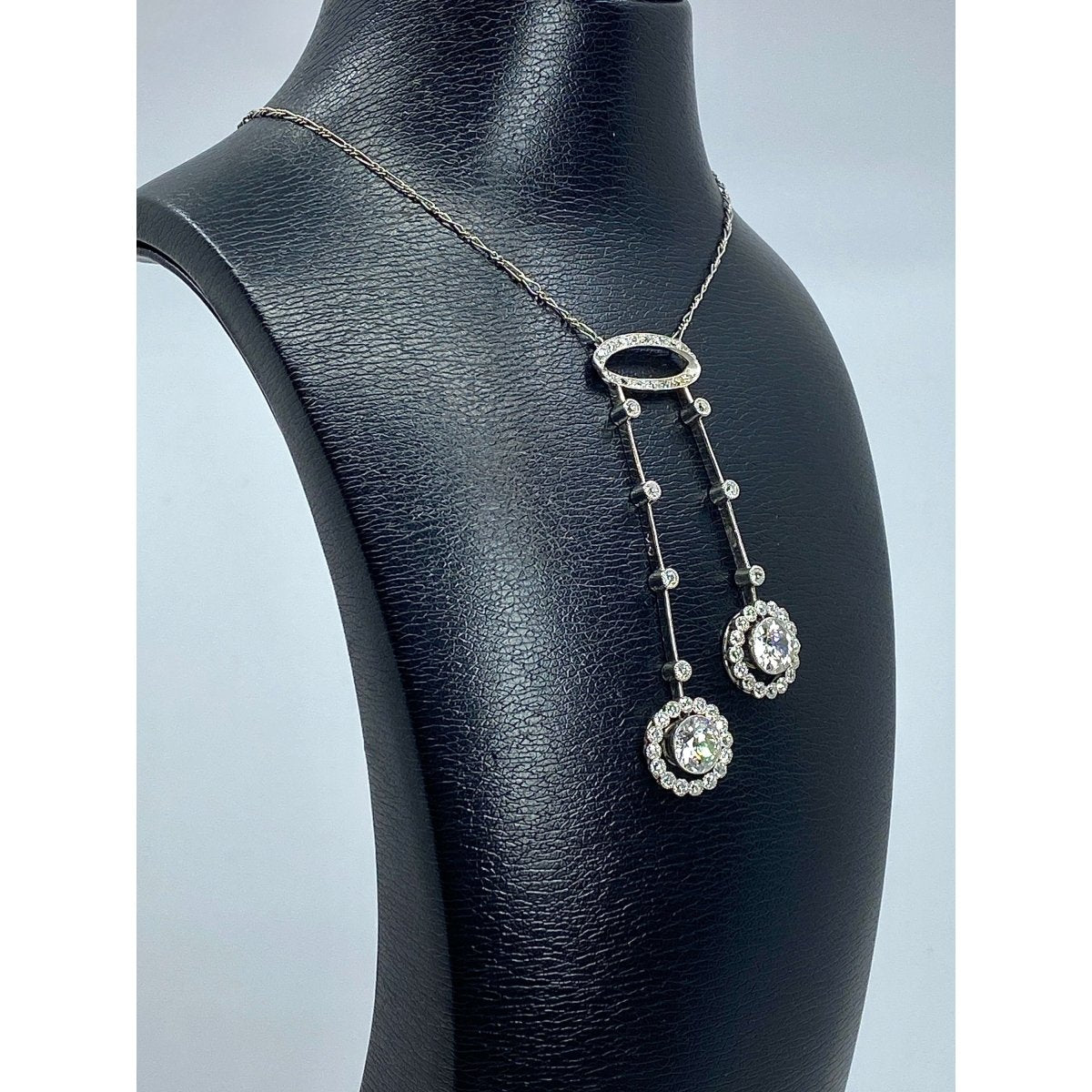 Collier en platine et diamants - Castafiore