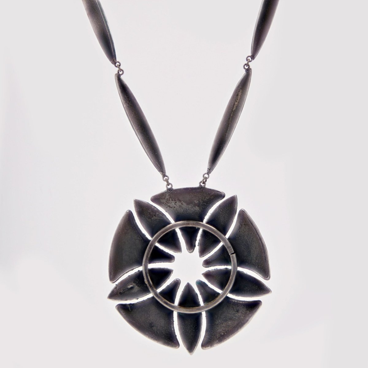 Collier JACQUES GAUTIER Vintage en métal argenté et verre - Castafiore