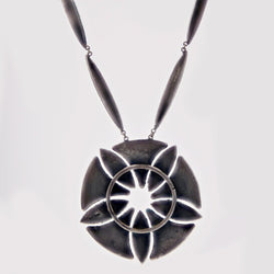 Collier JACQUES GAUTIER Vintage en métal argenté et verre - Castafiore