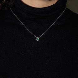 Collier Maille en or blanc, émeraude et diamants - Castafiore