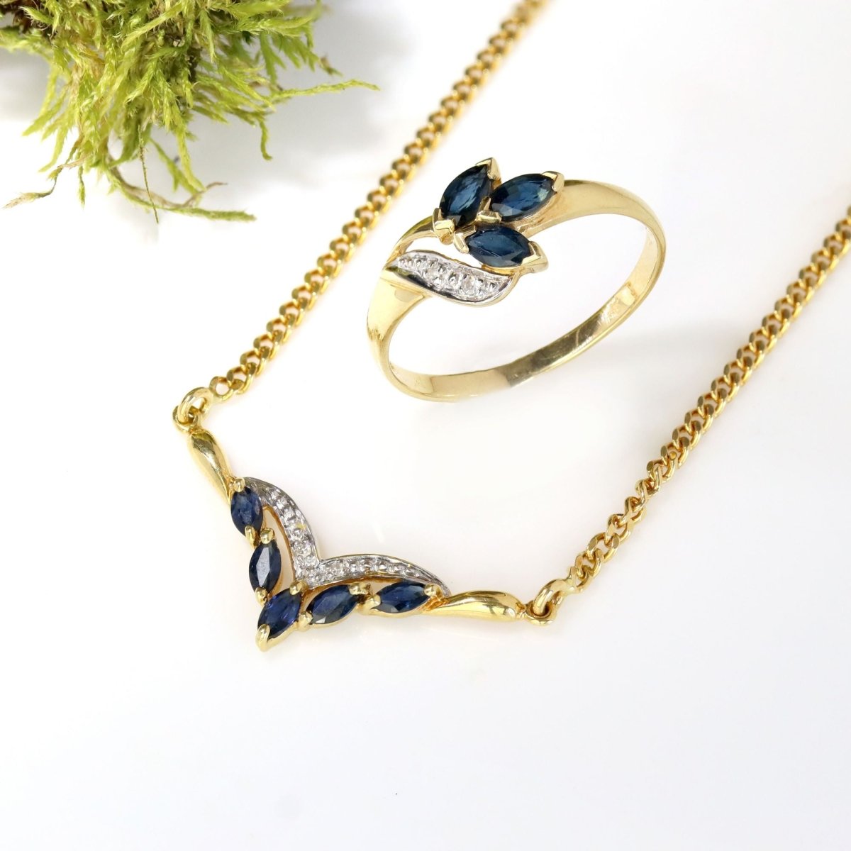 Necklace yellow gold shuttle sapphires diamonds