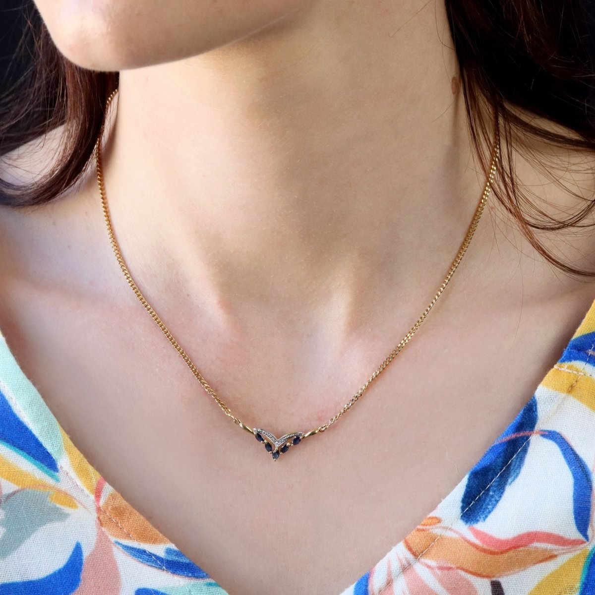 Necklace yellow gold shuttle sapphires diamonds