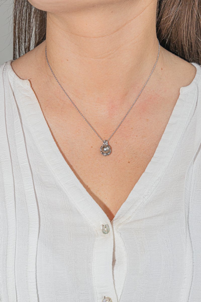 MAUBOUSSIN “Pearl Caviar Mon Amour” necklace in white Gold and