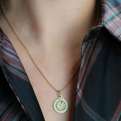 Collier Médaille en or jaune et émail - Castafiore