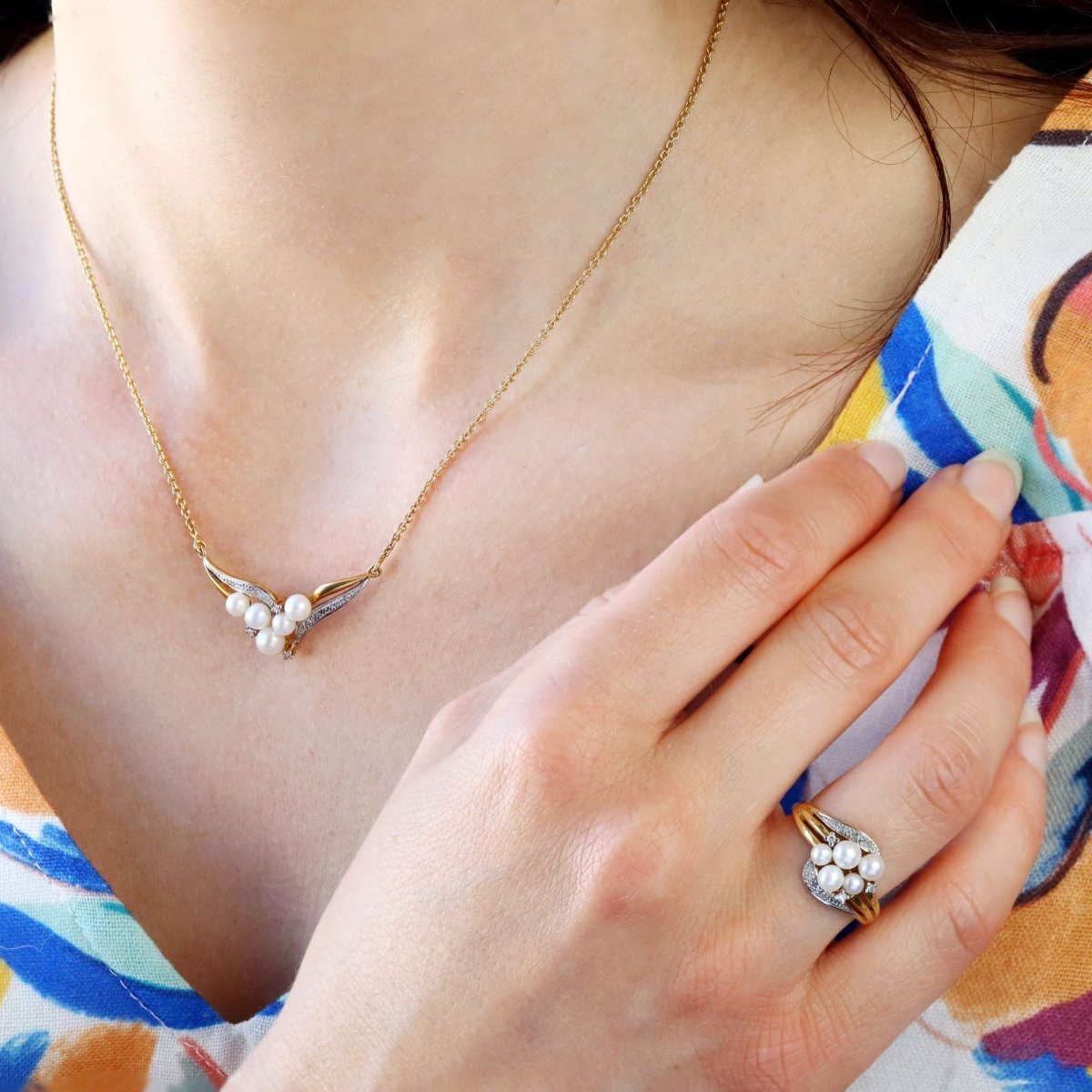 Necklace modern two golds diamonds cultured pearls