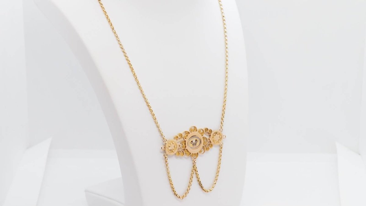 Collier Napoléon III en or jaune et émail - Castafiore