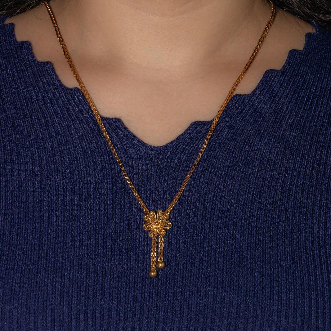 Necklace  Neglected Yellow gold