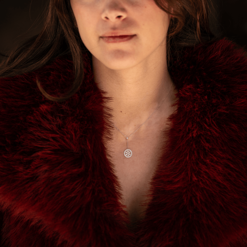 Collier Négligé TIFFANY & CO. "Voile diamant" en platine et diamants - Castafiore