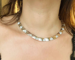 Collier or gris et diamants de la Maison Chaumet - Castafiore