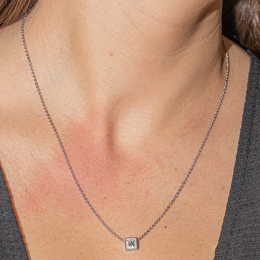 Collier Pendentif carré en or blanc et diamant - Castafiore