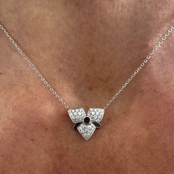 Collier Pendentif CARTIER "Caresse d'Orchidée" en or blanc, améthystes, tourmaline et diamants - Castafiore