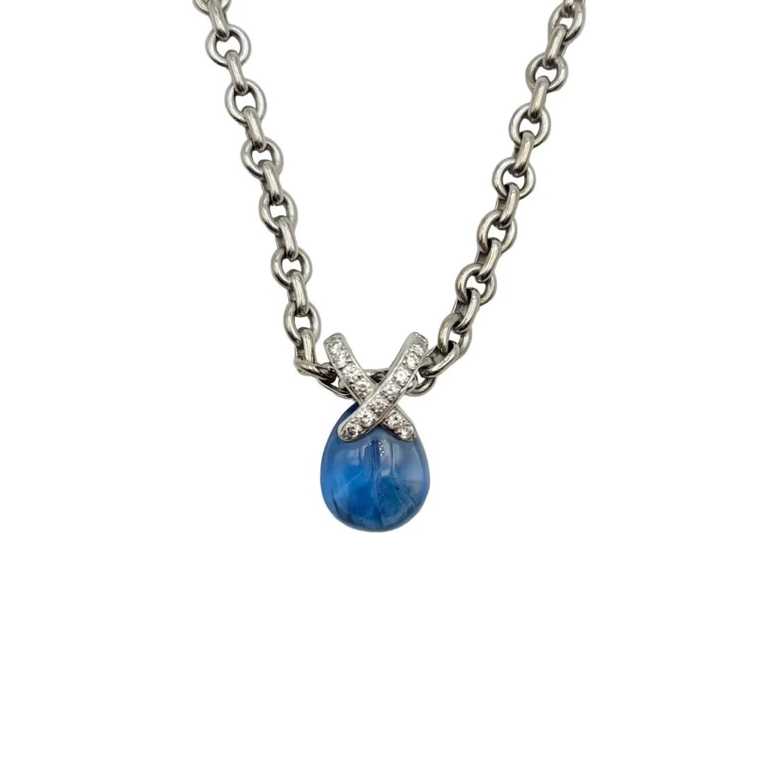Collier Pendentif CHAUMET "Liens" en or blanc, saphir et diamants - Castafiore