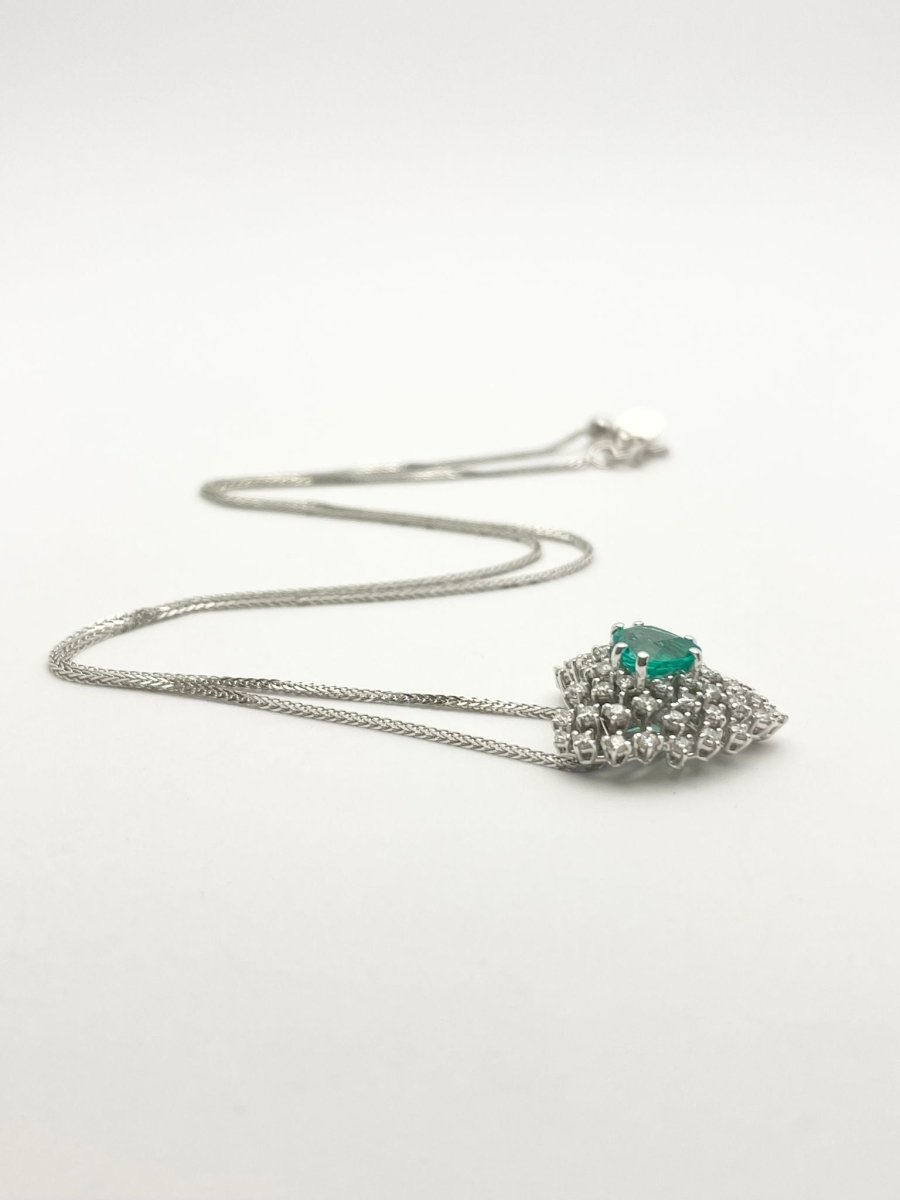 Collier Pendentif en or blanc, émeraude et diamants - Castafiore