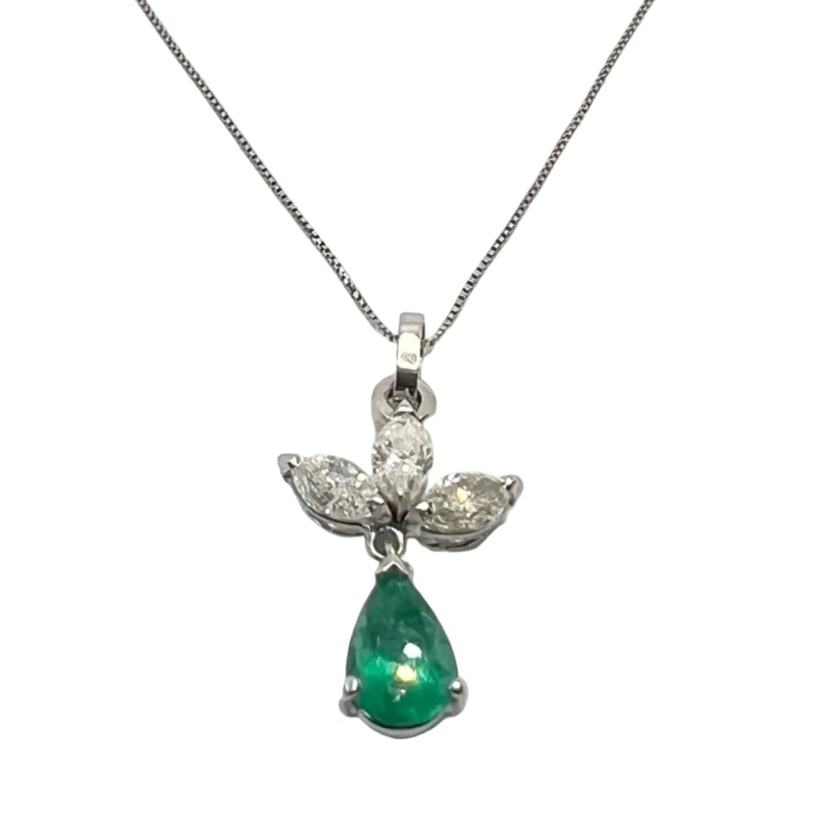 Collier Pendentif en or blanc, émeraude et diamants - Castafiore