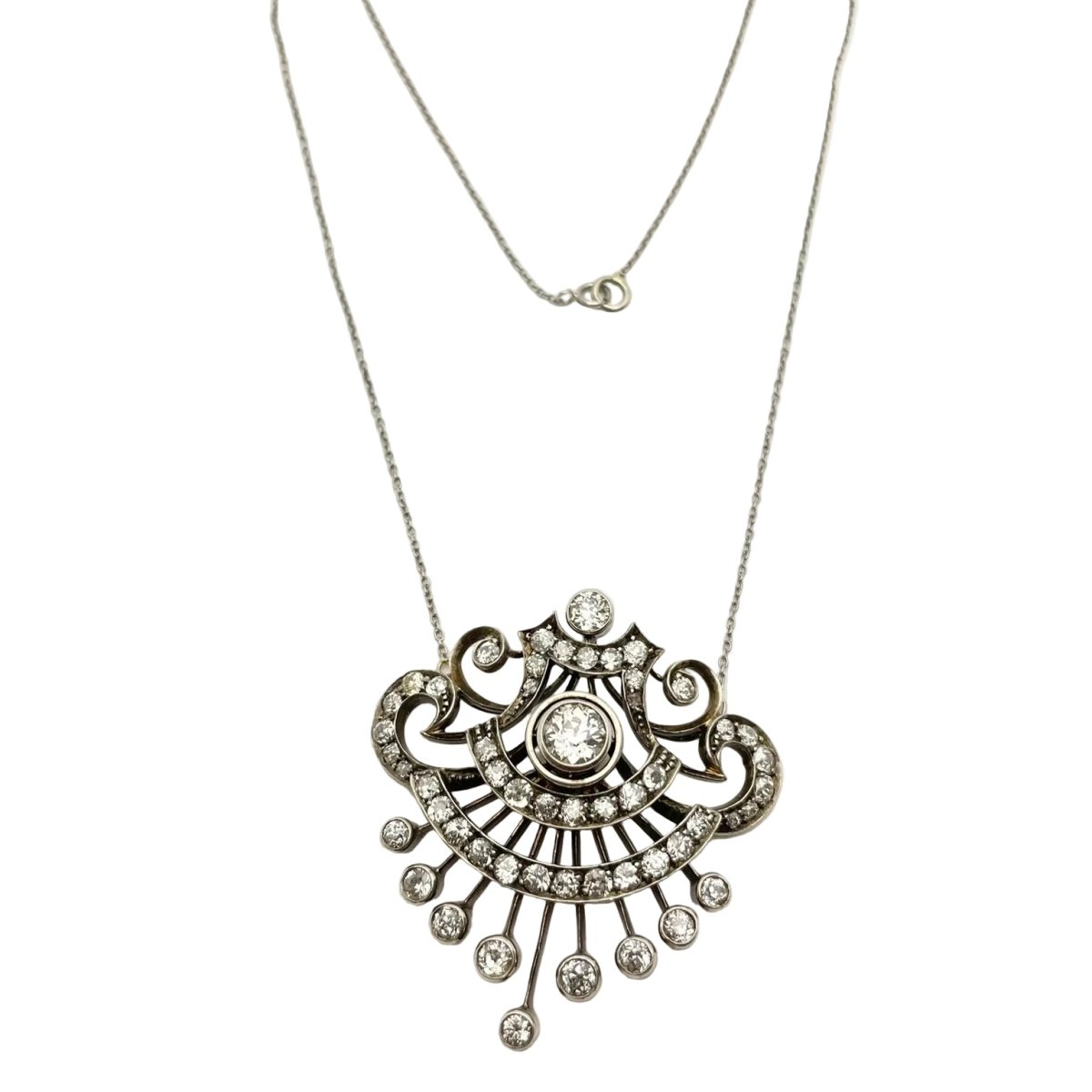 Collier Pendentif en or blanc et diamants - Castafiore