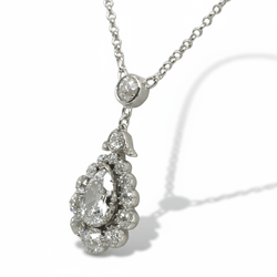 Collier Pendentif en or blanc et diamants - Castafiore