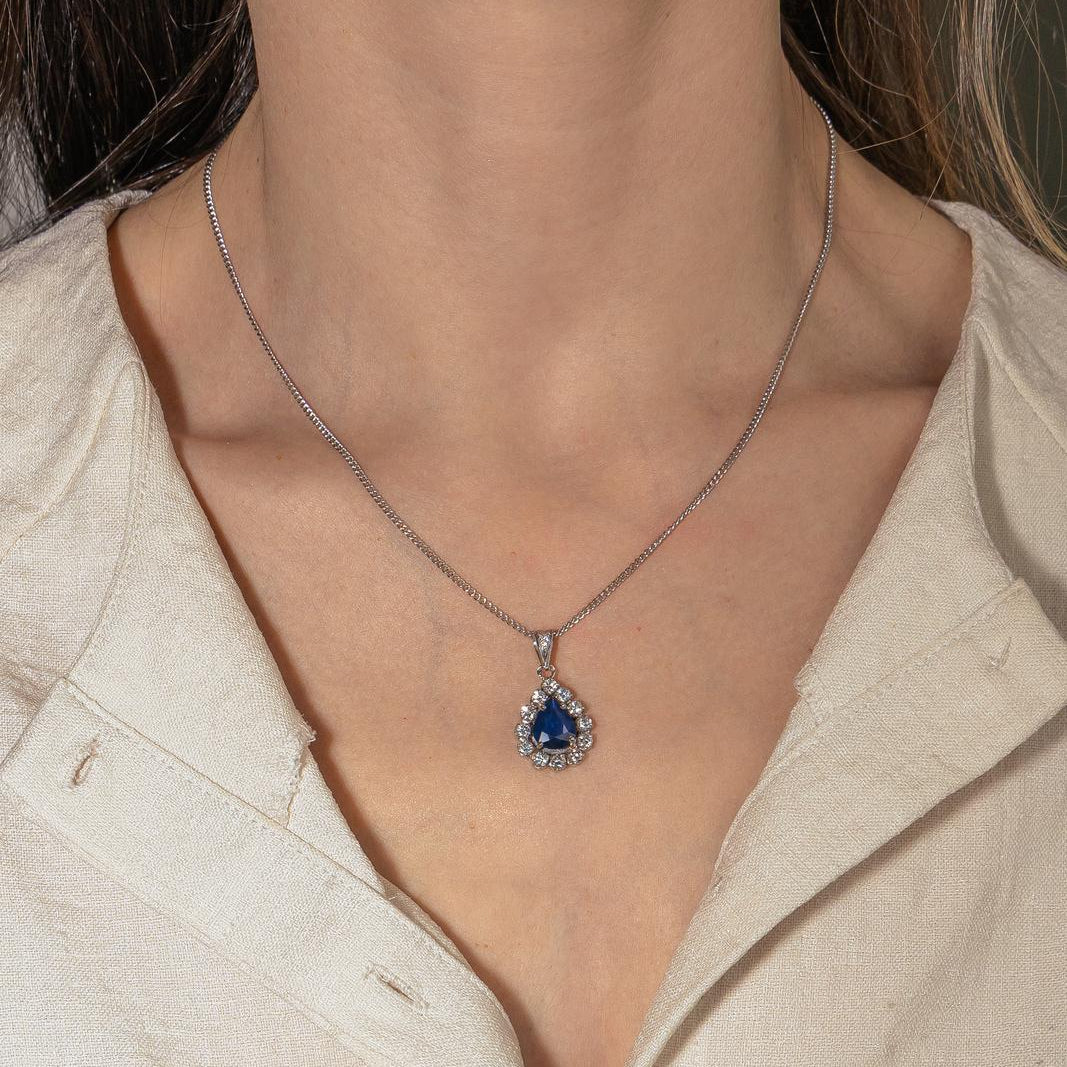 Collier Pendentif en or blanc, saphir et diamants - Castafiore