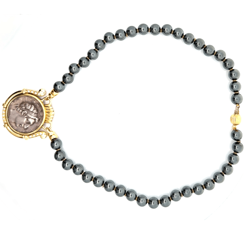 Collier pendentif en or et pièce de monnaie ancienne - Castafiore