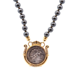 Collier pendentif en or et pièce de monnaie ancienne - Castafiore