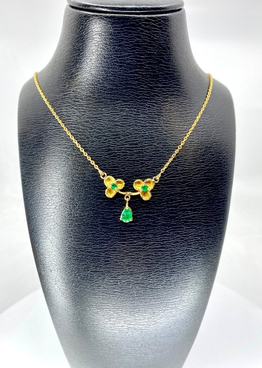 Collier pendentif en or jaune 18 carats et émeraudes - Castafiore