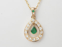 Collier pendentif en or jaune, émeraude et diamants - Castafiore