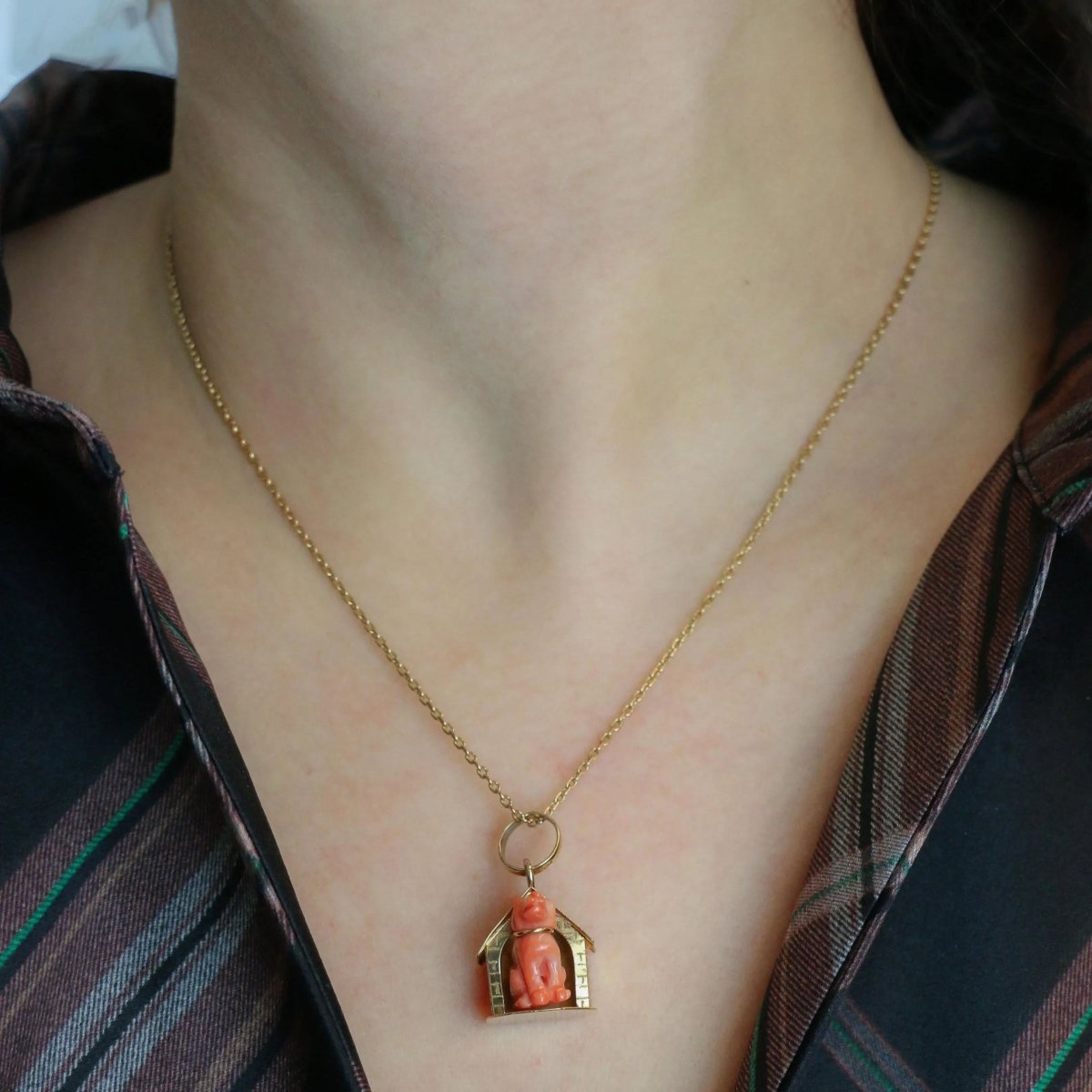 Collier Pendentif en or jaune et corail - Castafiore