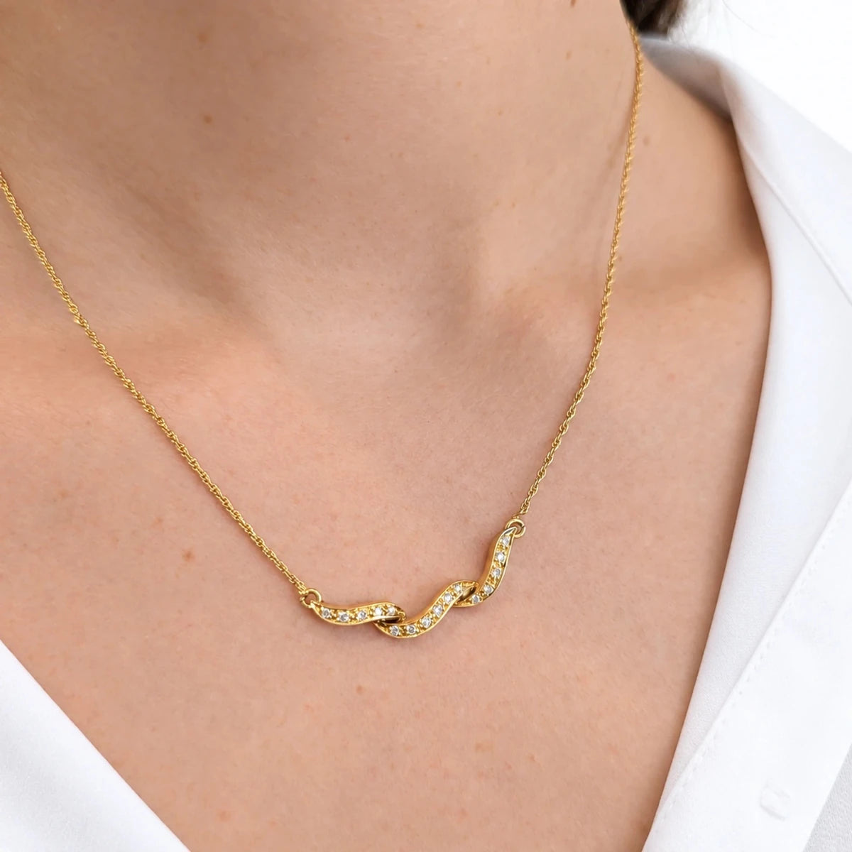 Collier Pendentif en or jaune et diamants - Castafiore