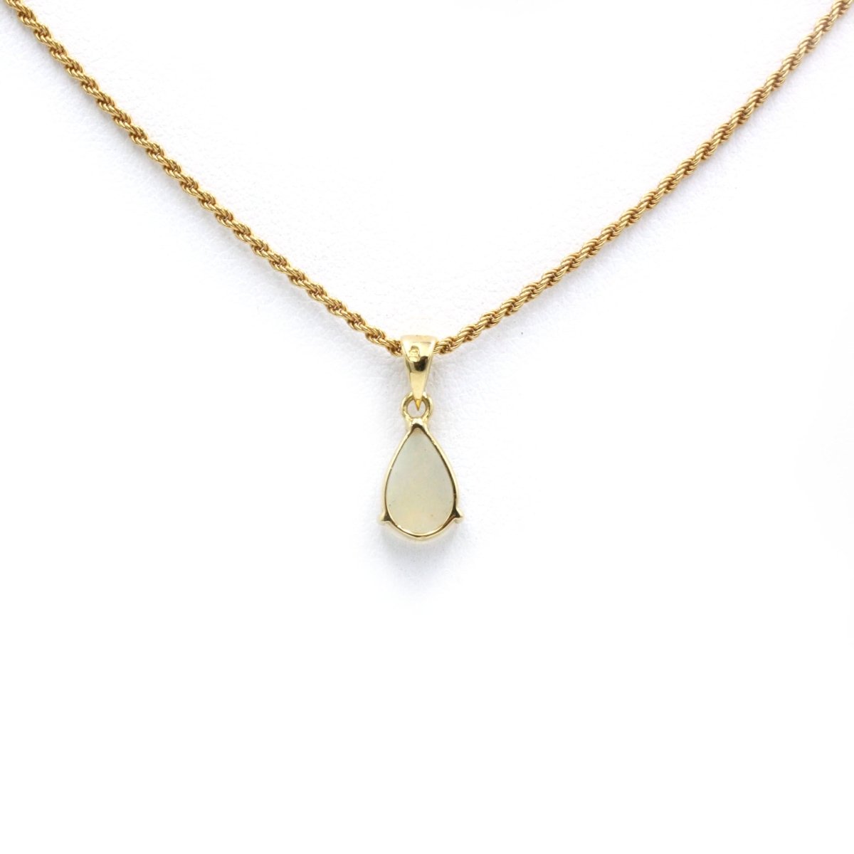 Collier pendentif en or jaune et opale - Castafiore