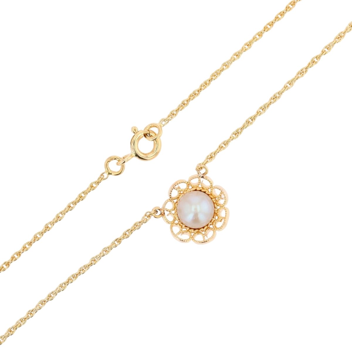 Chain with pearl motif