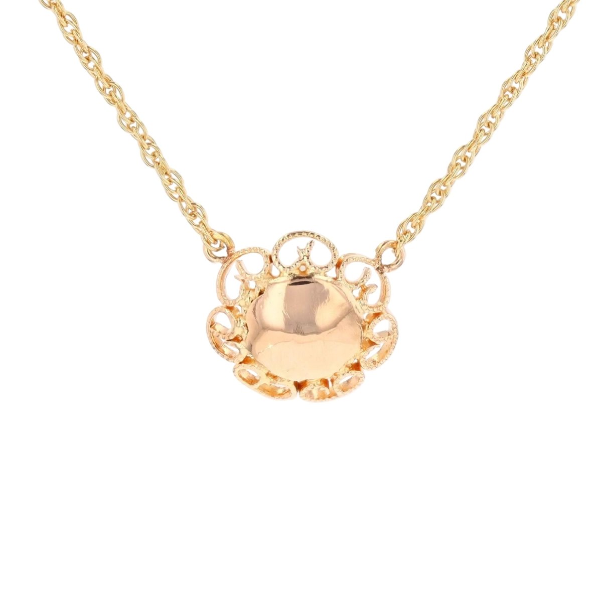Chain with pearl motif