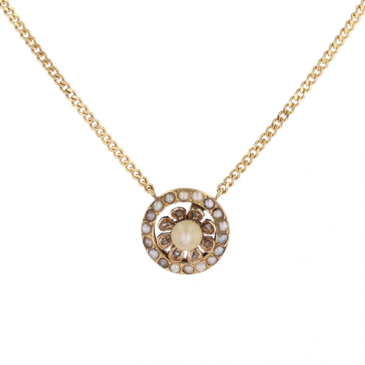 Gourmet link chain with antique pearl motif and diamonds