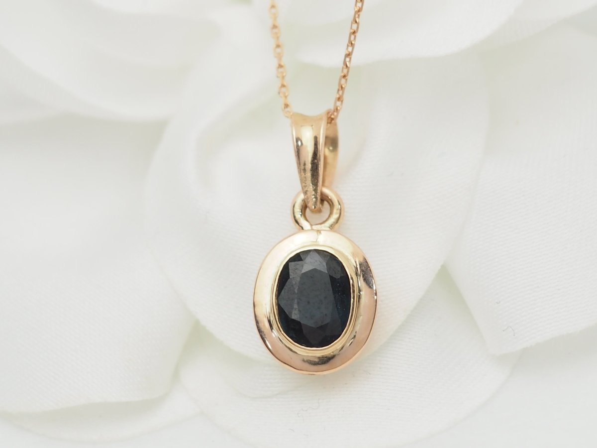 Collier pendentif en or rose et saphir - Castafiore